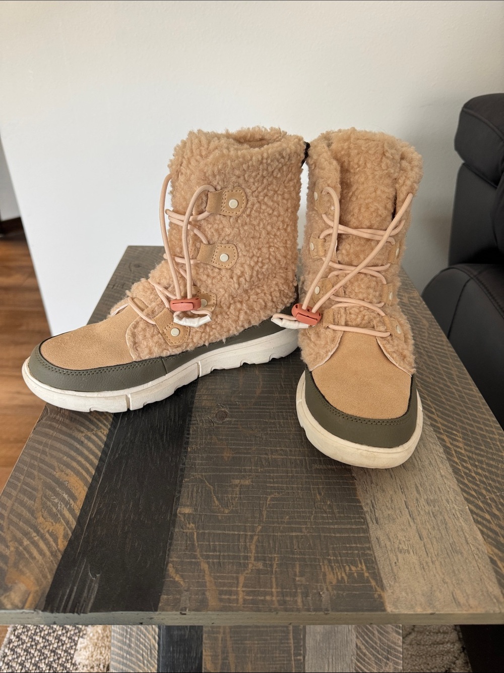 Sorel Kids Tan Sherpa Lace-Up Winter Boots with Olive Trim
